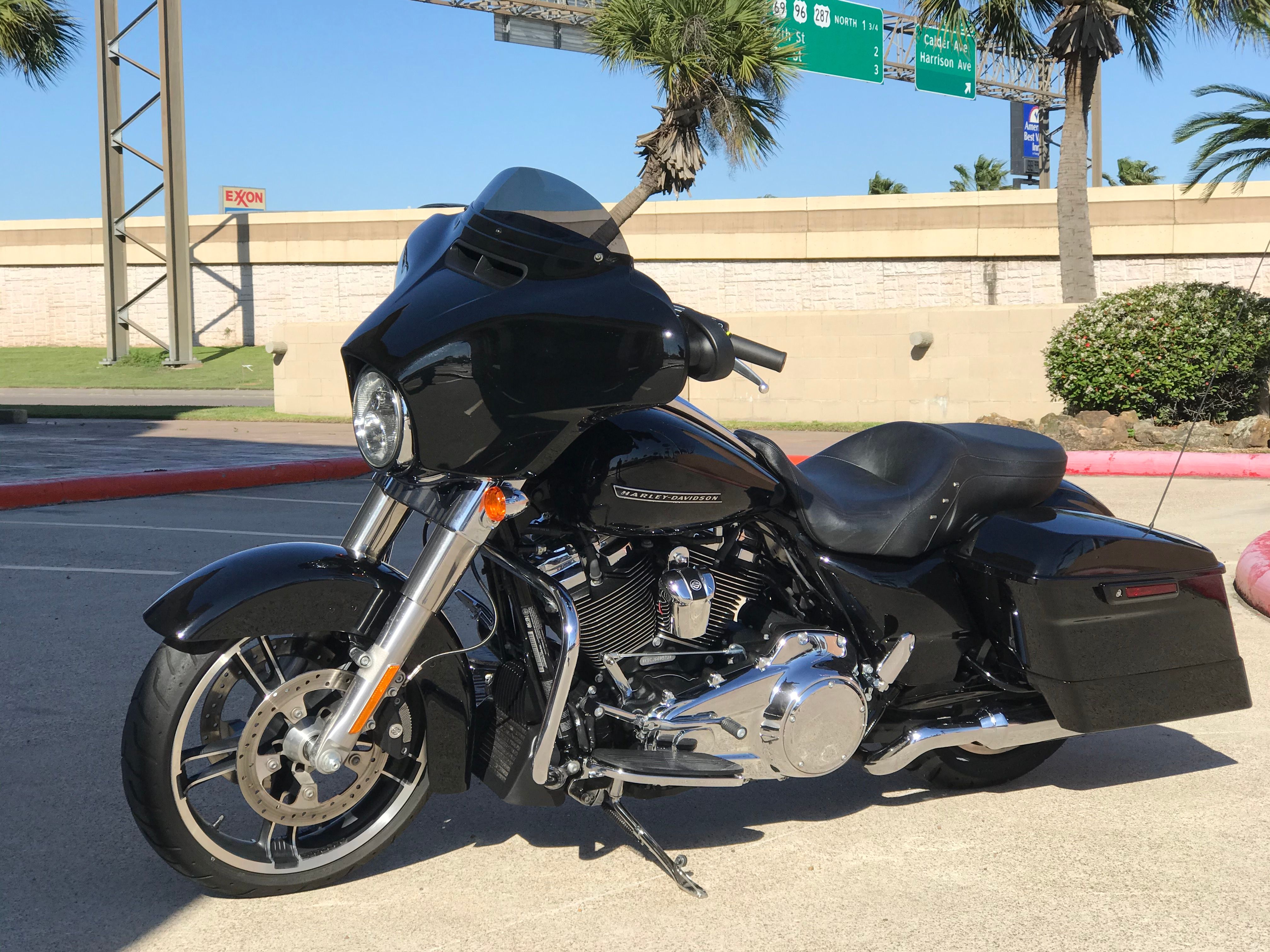 Pre-Owned 2018 Harley-Davidson FLHX – Touring Street Glide