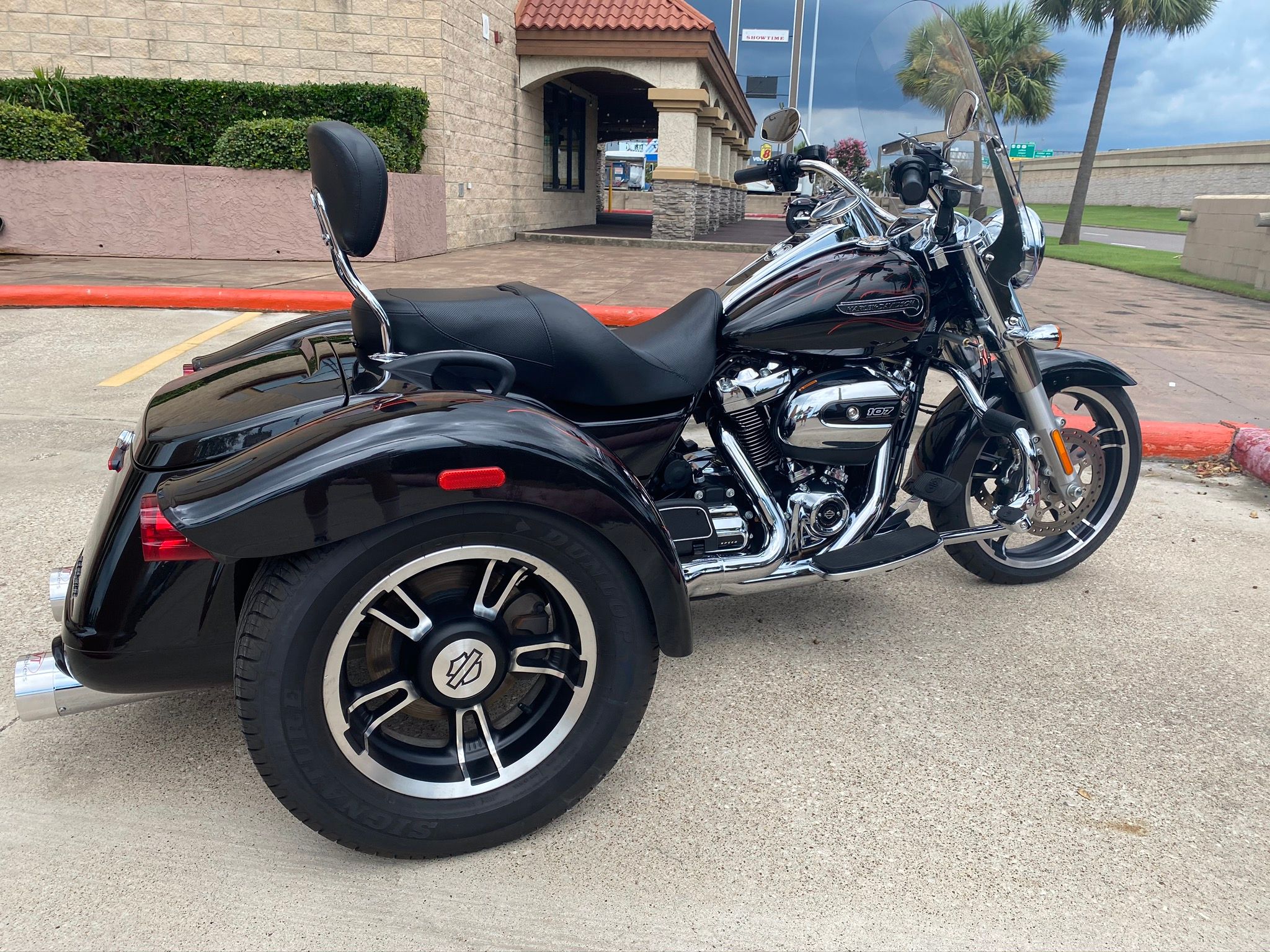 Pre-Owned 2017 Harley-Davidson FLRT – Trike Freewheeler